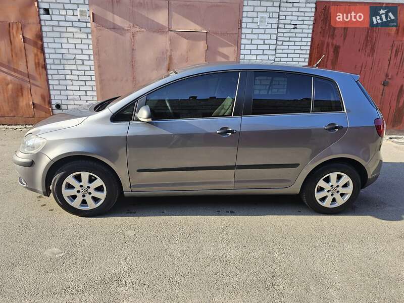 Хетчбек Volkswagen Golf 2007 в Києві