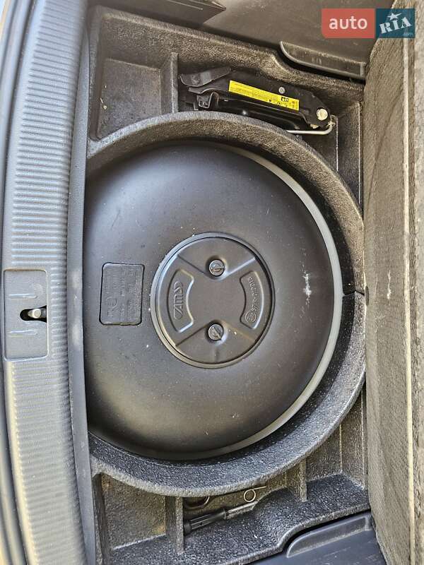 Хетчбек Volkswagen Golf 2007 в Києві