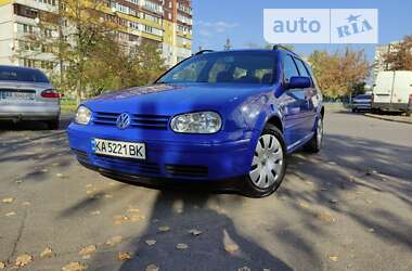 Универсал Volkswagen Golf 2003 в Киеве