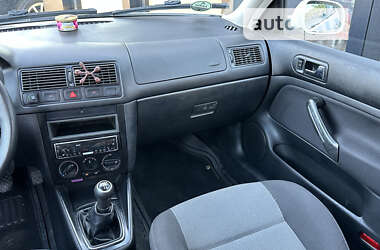 Універсал Volkswagen Golf 2003 в Харкові