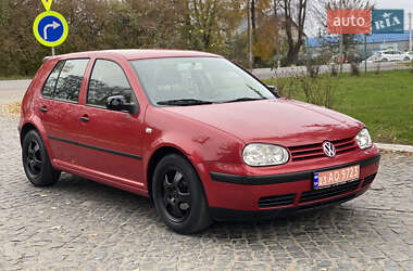 Хетчбек Volkswagen Golf 2002 в Старокостянтинові