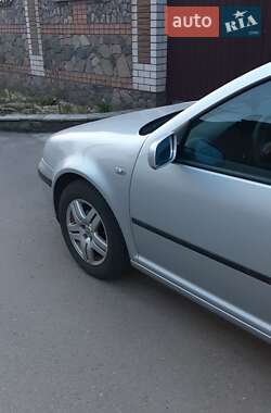 Хэтчбек Volkswagen Golf 2001 в Великой Александровке