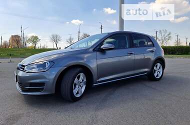 Хэтчбек Volkswagen Golf 2016 в Кривом Роге