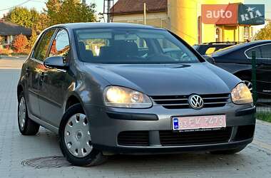 Хэтчбек Volkswagen Golf 2005 в Ужгороде