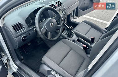 Хэтчбек Volkswagen Golf 2003 в Одессе