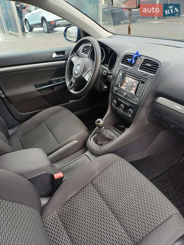 Універсал Volkswagen Golf 2011 в Львові