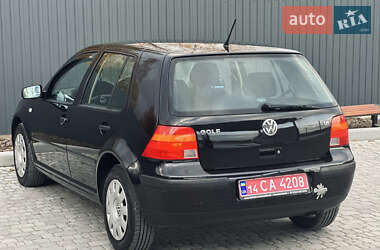 Хэтчбек Volkswagen Golf 2003 в Львове