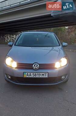 Хетчбек Volkswagen Golf 2009 в Києві