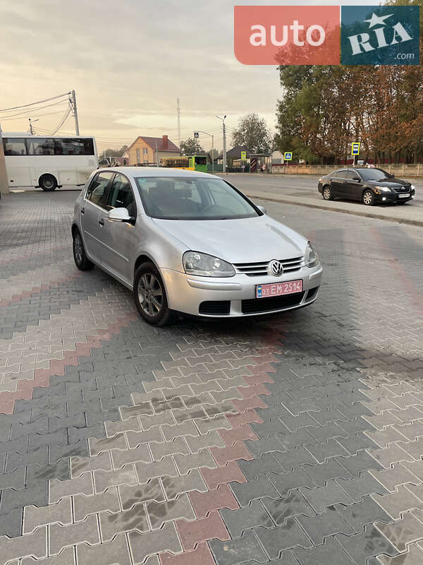 Хетчбек Volkswagen Golf 2005 в Вінниці