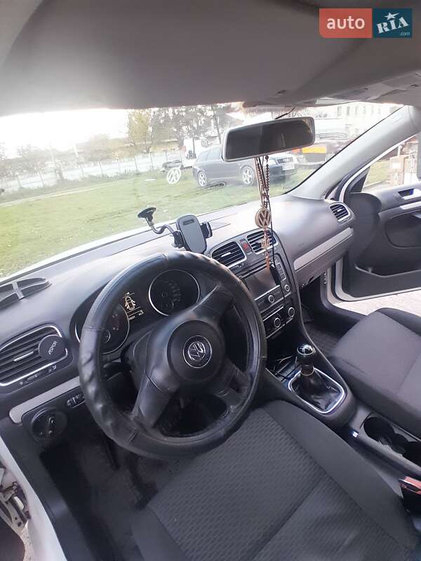 Универсал Volkswagen Golf 2011 в Тысменице