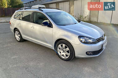 Универсал Volkswagen Golf 2012 в Черновцах