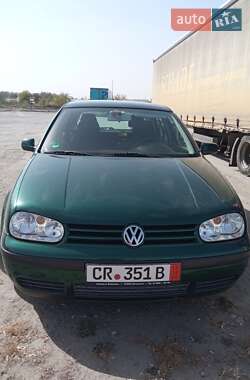 Хэтчбек Volkswagen Golf 2002 в Краматорске