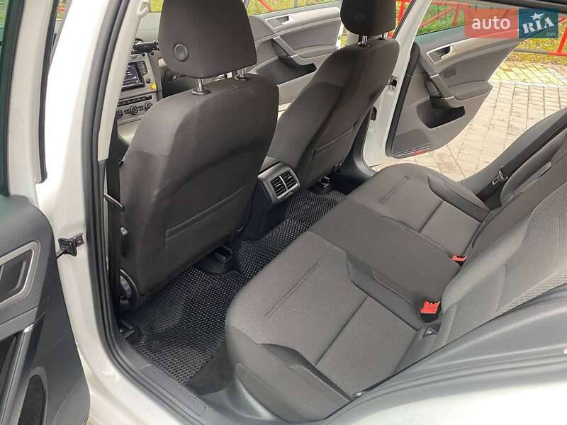 Универсал Volkswagen Golf 2014 в Львове