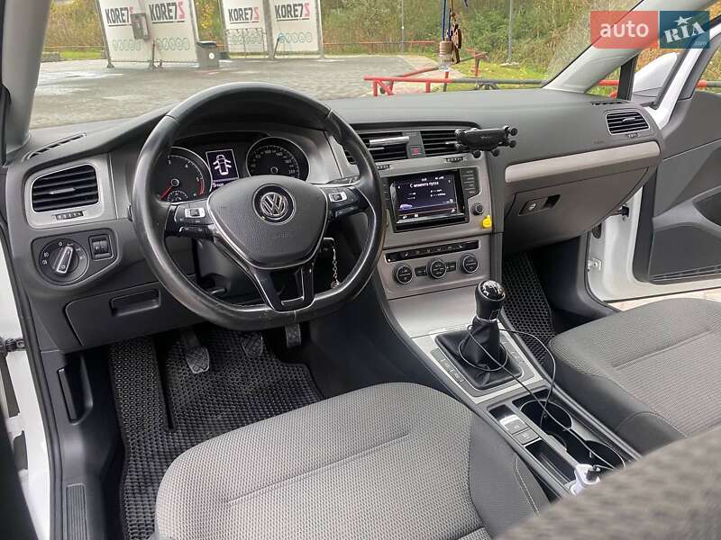 Универсал Volkswagen Golf 2014 в Львове