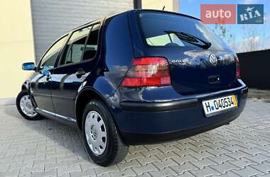 Хэтчбек Volkswagen Golf 2001 в Стрые