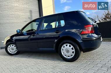 Хэтчбек Volkswagen Golf 2001 в Стрые