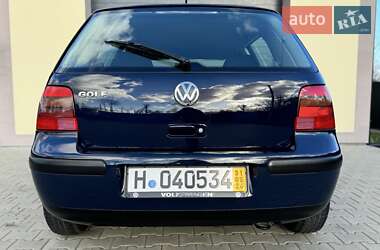 Хэтчбек Volkswagen Golf 2001 в Стрые