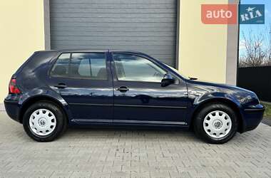 Хэтчбек Volkswagen Golf 2001 в Стрые