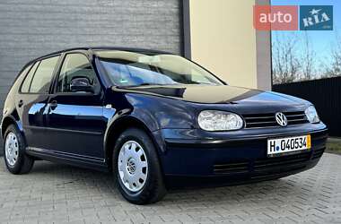 Хэтчбек Volkswagen Golf 2001 в Стрые