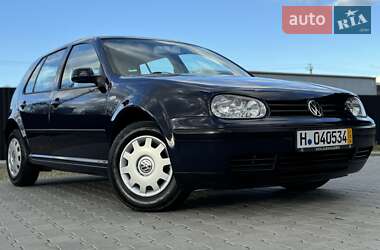 Хэтчбек Volkswagen Golf 2001 в Стрые