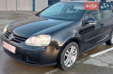 Хетчбек Volkswagen Golf 2005 в Косові