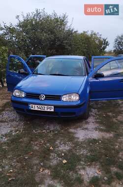 Хэтчбек Volkswagen Golf 2000 в 