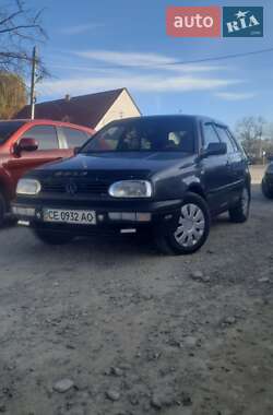 Хэтчбек Volkswagen Golf 1995 в Милиево