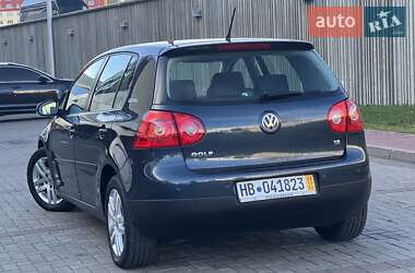 Хэтчбек Volkswagen Golf 2006 в Луцке