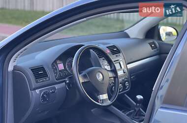 Хэтчбек Volkswagen Golf 2006 в Луцке