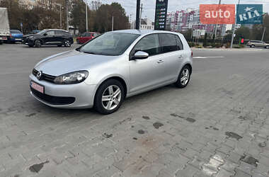 Хэтчбек Volkswagen Golf 2010 в Луцке