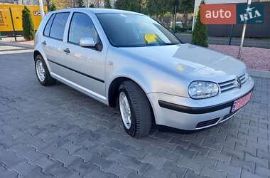 Хэтчбек Volkswagen Golf 2001 в Луцке