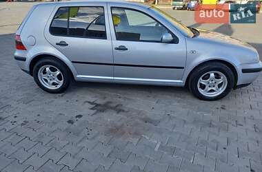 Хэтчбек Volkswagen Golf 2001 в Луцке