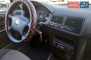 Хэтчбек Volkswagen Golf 2001 в Луцке