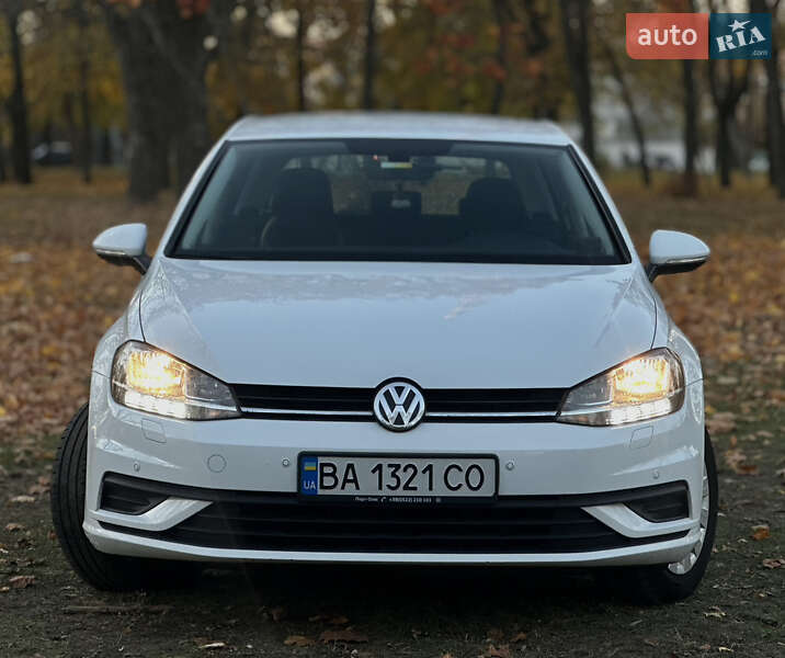 Хетчбек Volkswagen Golf 2020 в Кропивницькому