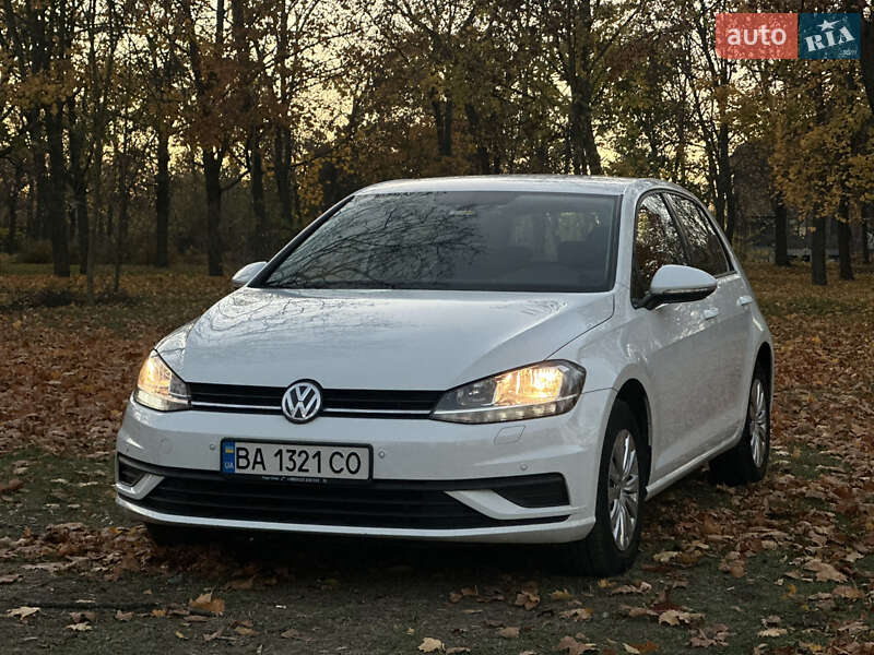 Хетчбек Volkswagen Golf 2020 в Кропивницькому