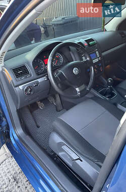 Хэтчбек Volkswagen Golf 2007 в Первомайске