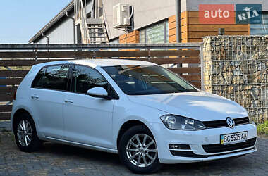 Хетчбек Volkswagen Golf 2012 в Стрию