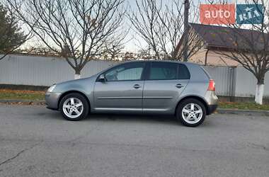 Хэтчбек Volkswagen Golf 2006 в Сваляве