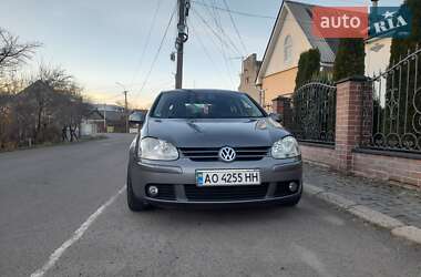 Хетчбек Volkswagen Golf 2006 в Сваляві