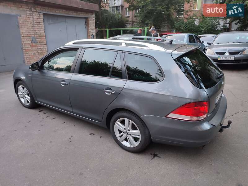 Универсал Volkswagen Golf 2012 в Киеве