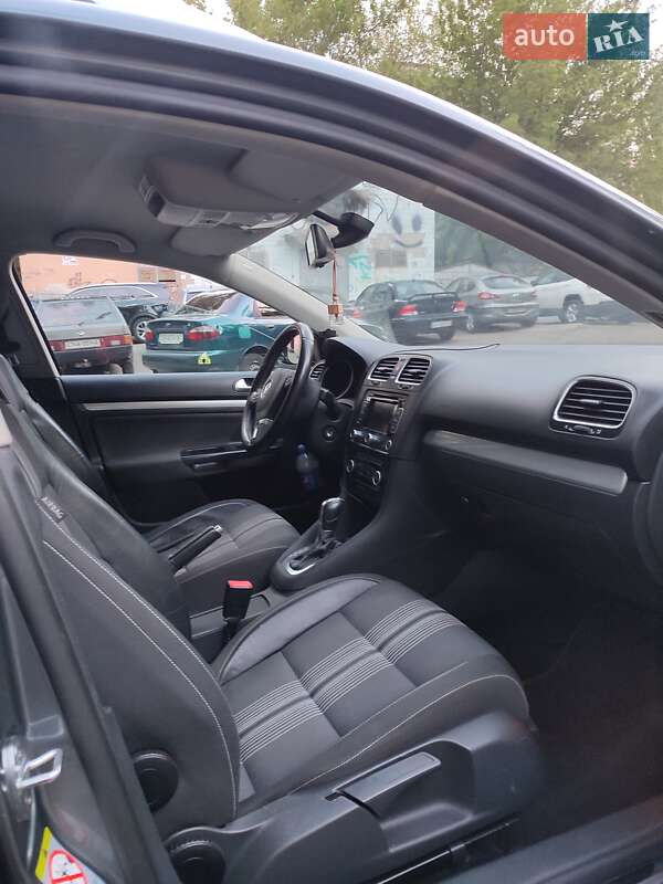 Универсал Volkswagen Golf 2012 в Киеве