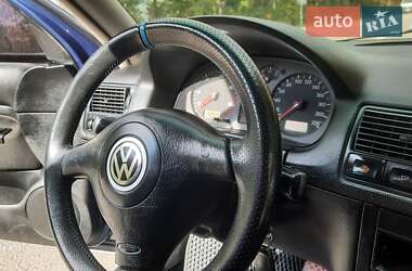 Хетчбек Volkswagen Golf 2000 в Немирові