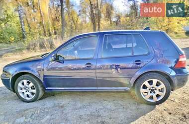 Хэтчбек Volkswagen Golf 2003 в Золотоноше