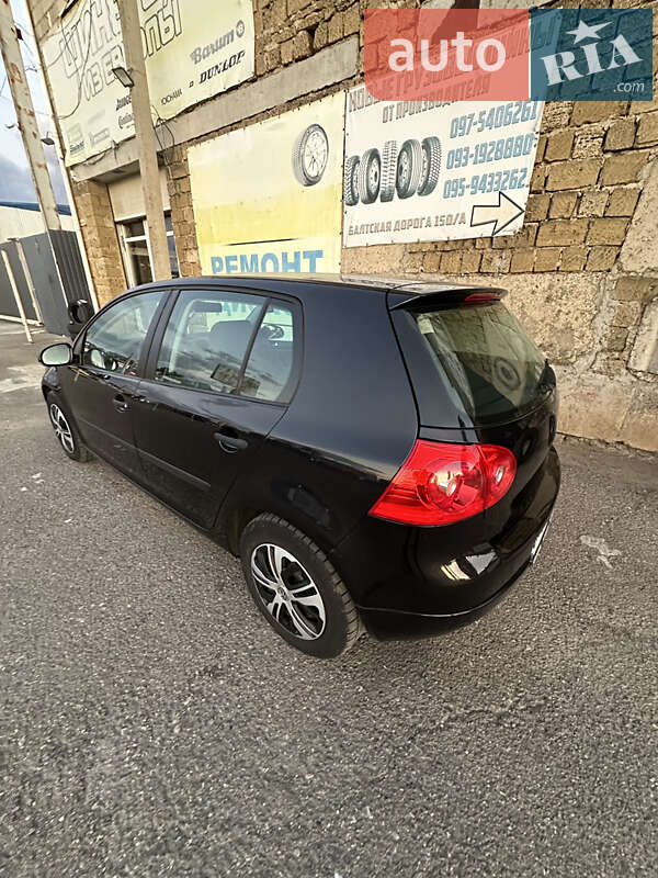 Хэтчбек Volkswagen Golf 2005 в Одессе