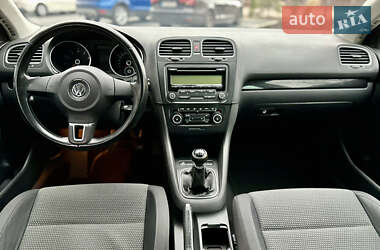 Универсал Volkswagen Golf 2010 в Полтаве