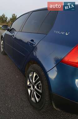 Хэтчбек Volkswagen Golf 2007 в Дубно