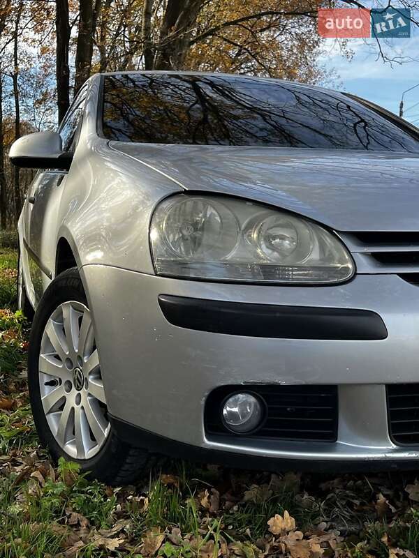 Хетчбек Volkswagen Golf 2004 в Львові