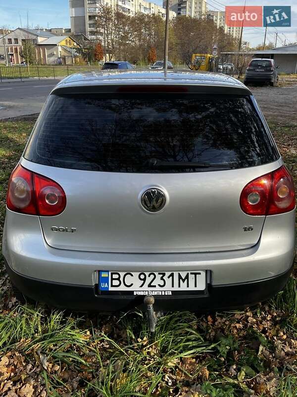 Хетчбек Volkswagen Golf 2004 в Львові