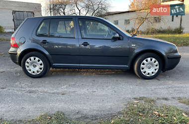 Хэтчбек Volkswagen Golf 2001 в Ковеле