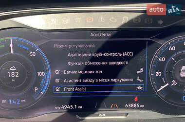 Хэтчбек Volkswagen Golf 2018 в 